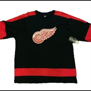 Official NHL Red wings long sleeve shirt